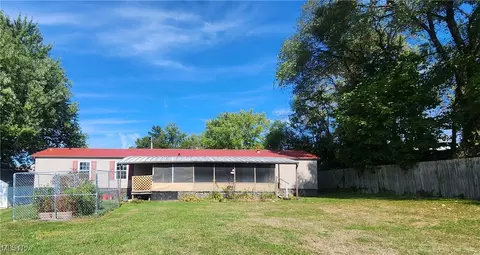67 E King St, Zanesville, OH 43701