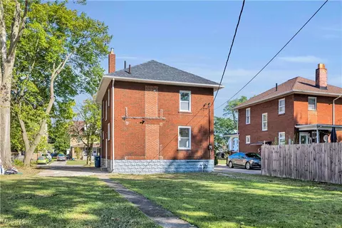 Exterior - 1810 E 34th St, Lorain, OH 44055 photo 5 of 7
