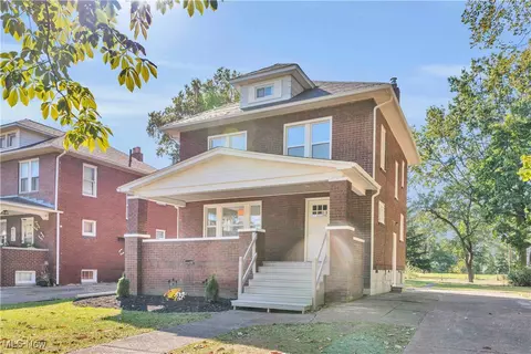 Exterior - 1810 E 34th St, Lorain, OH 44055 photo 7 of 7