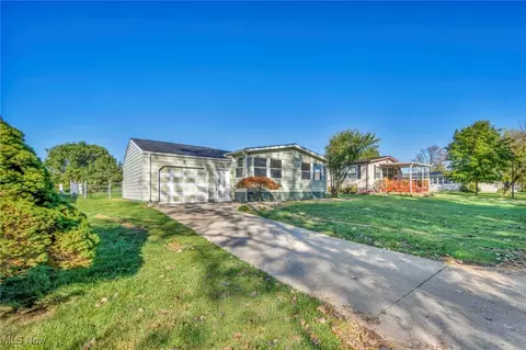 9 Sunset Dr, Lagrange, OH 44050 photo 3
