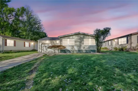 9 Sunset Dr, Lagrange, OH 44050