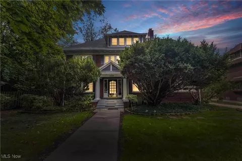2568 Euclid Heights Blvd, Cleveland Heights, OH 44106
