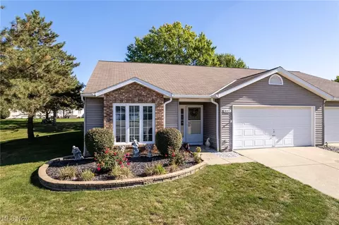 10471 Royal Oak Dr #38 A, Strongsville, OH 44136