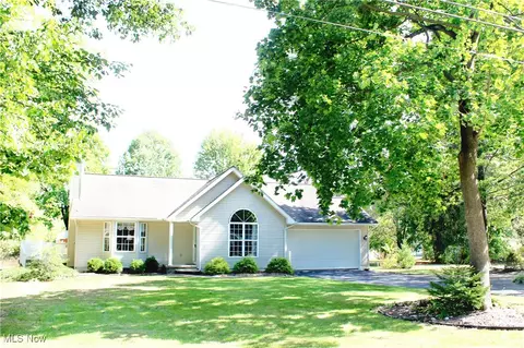 34 Beverly Dr, Columbiana, OH 44408