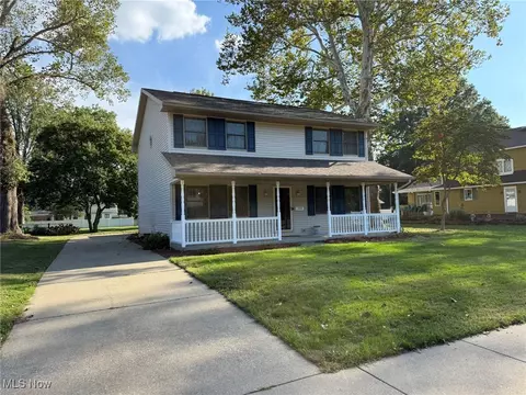 Exterior - 306 E 15th St, Dover, OH 44622 photo 6 of 7