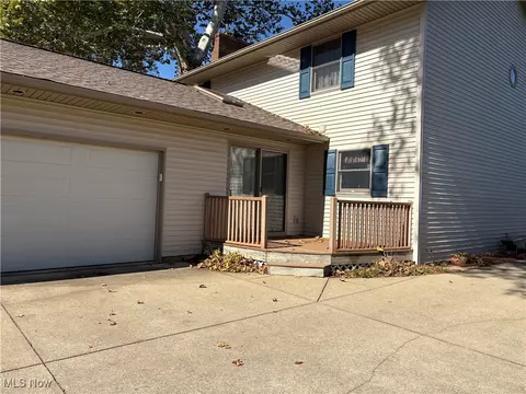 Exterior - 306 E 15th St, Dover, OH 44622 photo 4 of 7