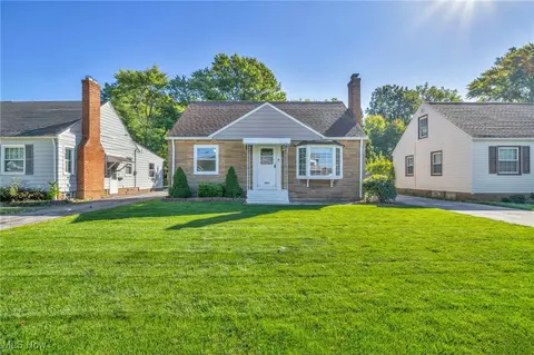 1637 Lander Rd, Mayfield Heights, OH 44124
