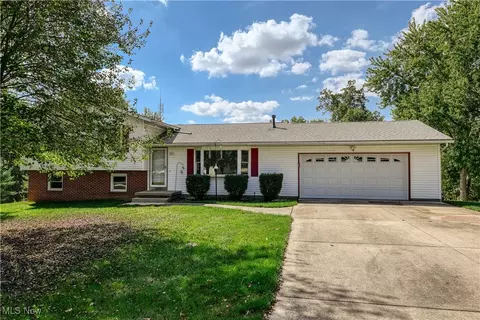 5123 Troyer Dr, Kent, OH 44240