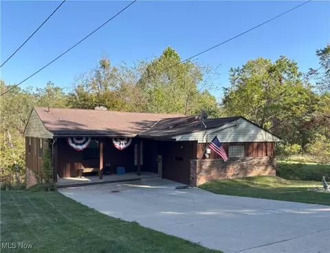 214 Forest Dr, Bedford, OH 44146