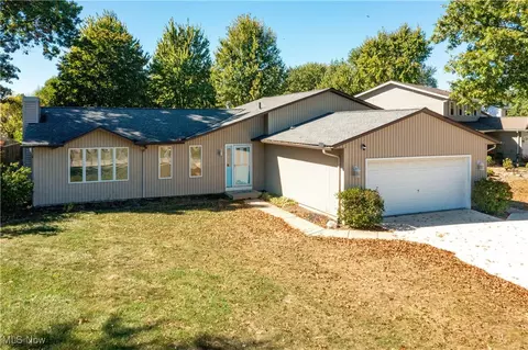 5249 Manchester Cir, North Ridgeville, OH 44039