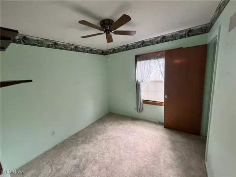 Bedroom - 2543 Burlingham Dr, Ashtabula, OH 44004 photo 1 of 6