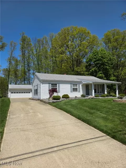 2543 Burlingham Dr, Ashtabula, OH 44004