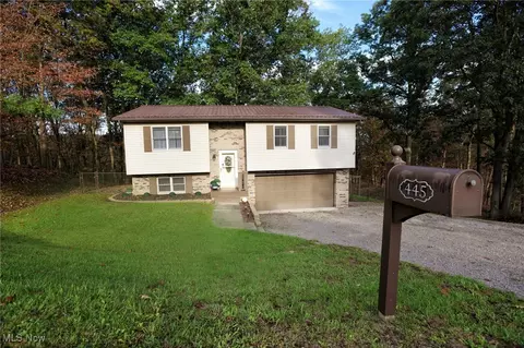 445 N 20th St, Weirton, WV 26062