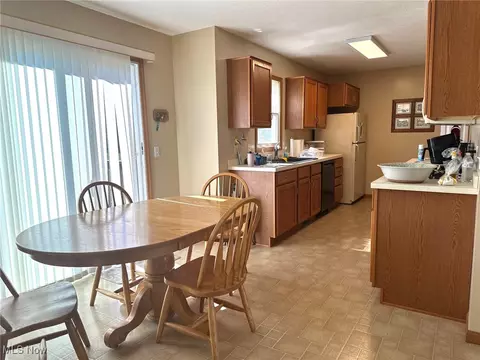 137 Forest View Ct, Creston, OH 44217 photo 7