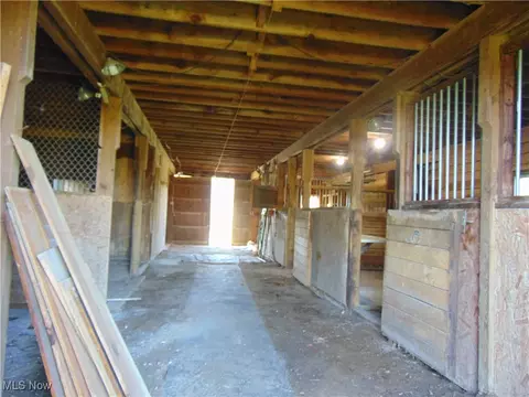 Entry Way - 4571 River Rd, Perry, OH 44081 photo 2 of 2