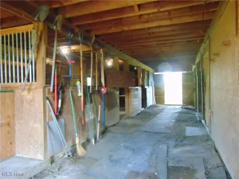 Entry Way - 4571 River Rd, Perry, OH 44081 photo 1 of 2