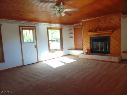Living - 4571 River Rd, Perry, OH 44081 photo 4 of 4