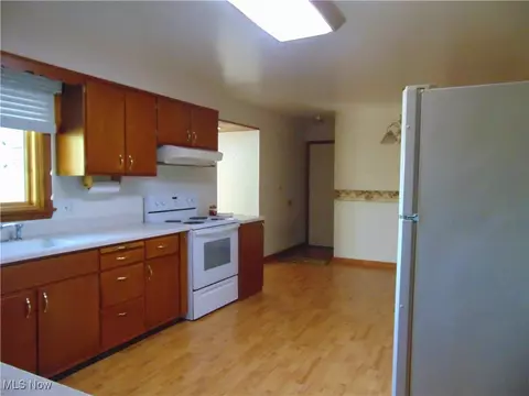 Kitchen - 4571 River Rd, Perry, OH 44081 photo 3 of 3