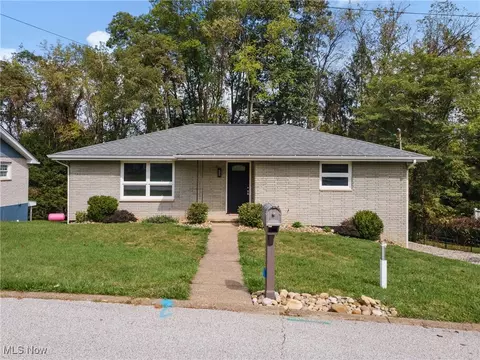 51235 Burwood Dr, St Clairsville, OH 43947
