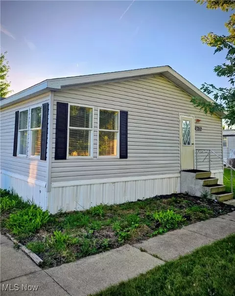 1426 Lancelot Dr, Streetsboro, OH 44241