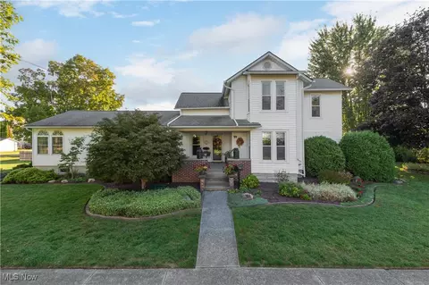 99 S Main St, New London, OH 44851