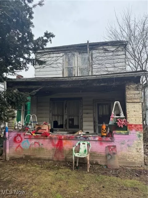 1627 Woodlawn Ct, Steubenville, OH 43952