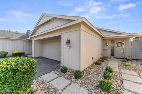17289 Akita Ct, Strongsville, OH 44136