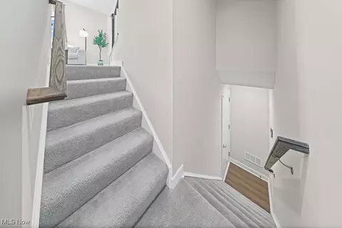 Entry Way - 1122 Bean Ln, Akron, OH 44313 photo 6 of 6