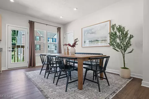 Dining - 1122 Bean Ln, Akron, OH 44313 photo 1 of 2