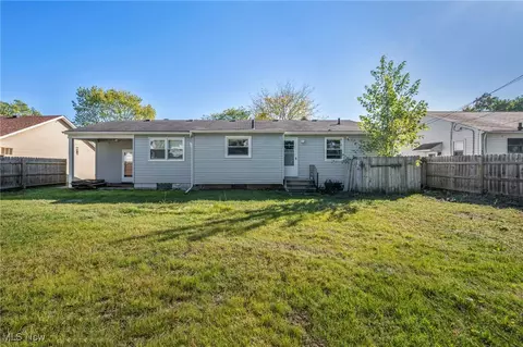 Exterior - 140 Miami Ave, Elyria, OH 44035 photo 4 of 5