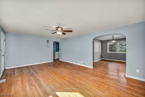 Living - 140 Miami Ave, Elyria, OH 44035 photo 4 of 4