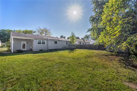Exterior - 140 Miami Ave, Elyria, OH 44035 photo 3 of 5