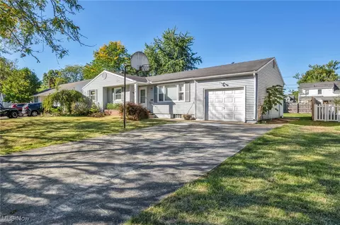 Exterior - 140 Miami Ave, Elyria, OH 44035 photo 2 of 5