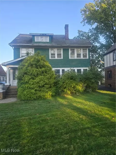 1605 Lewis Dr, Lakewood, OH 44107