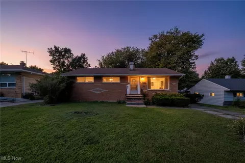5882 Kings Hwy, Parma Heights, OH 44130
