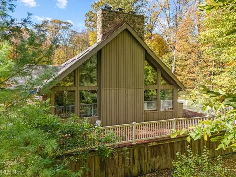 9250 Daniels Rd, Seville, OH 44273