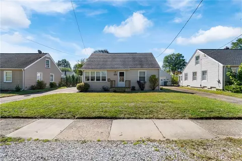 3012 16th St NW, Canton, OH 44708 photo 2