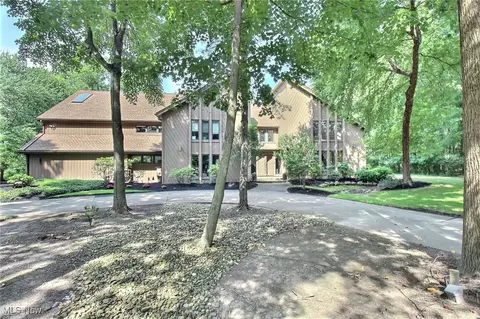 2565 Cedarwood Rd, Pepper Pike, OH 44124