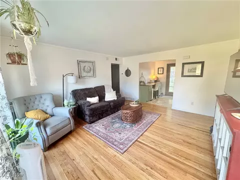 439 Berkshire Rd, Elyria, OH 44035 photo 2