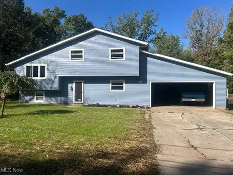 992 Lakewood Beach Dr, Sheffield Lake, OH 44054