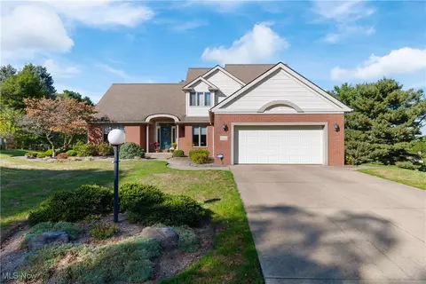 4450 Dawnridge Cir NW, Canton, OH 44709