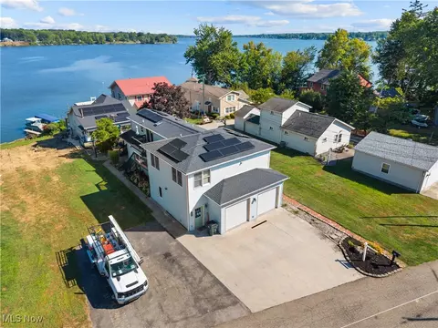 664 Pine Dr, Lake Milton, OH 44429