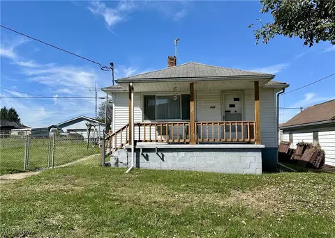 314 Toat Ave, Windsor Heights, WV 26075