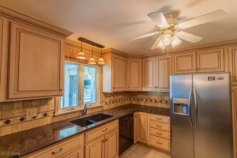 764 Poland Ave, Struthers, OH 44471 photo 5