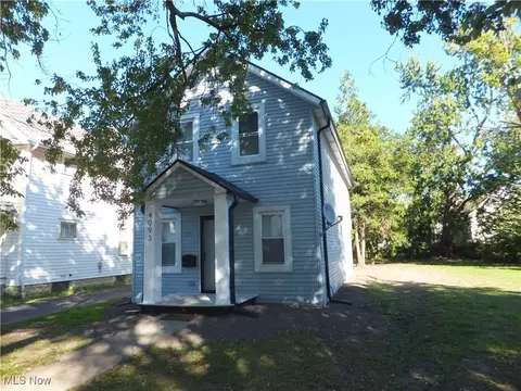 4093 E 66th St, Cleveland, OH 44105