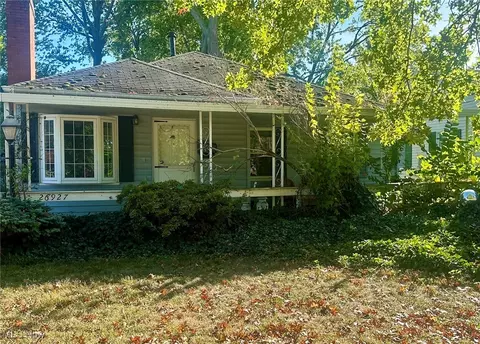 26927 E Oviatt Rd, Bay Village, OH 44140
