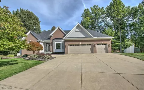 8445 Ashton Ct, Mentor, OH 44060