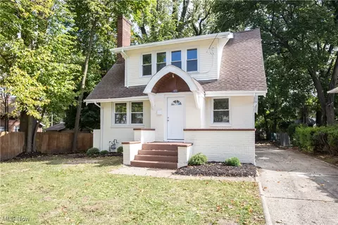 823 Peerless Ave, Akron, OH 44320
