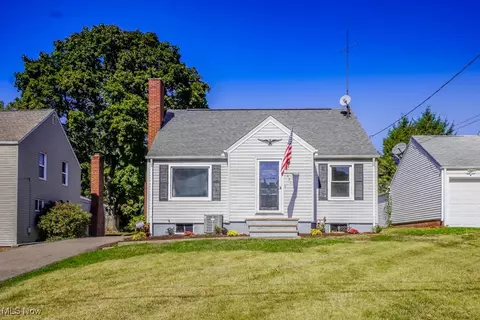 1421 35th St NW, Canton, OH 44709