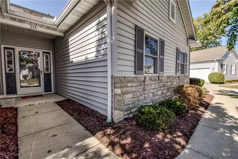 134 Gleneagle Dr, Elyria, OH 44035 photo 3